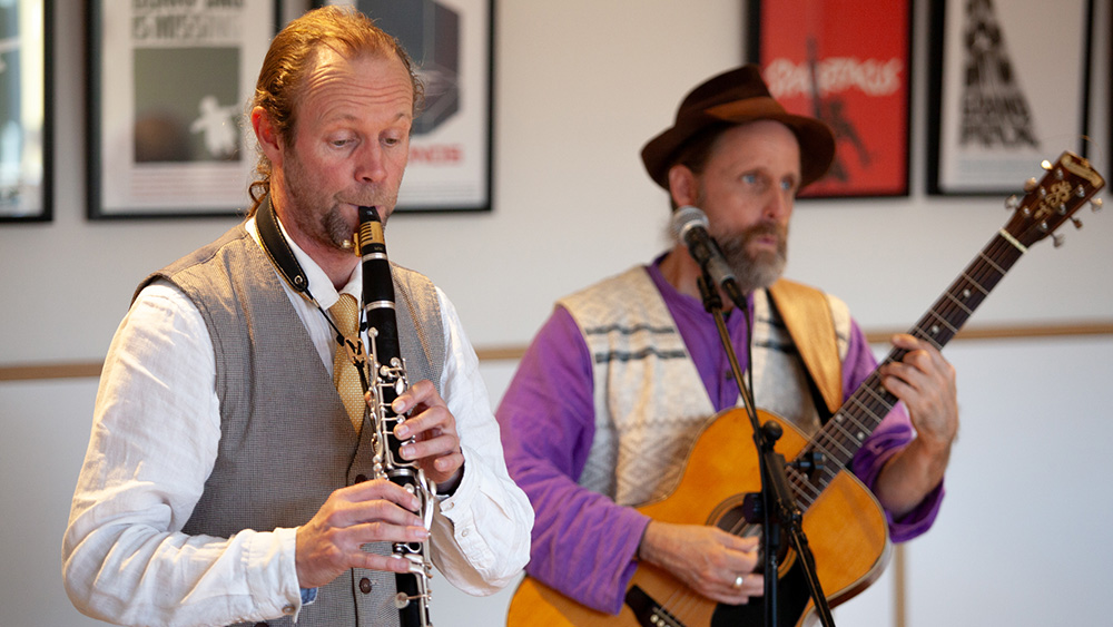 Music with Movingsounds--